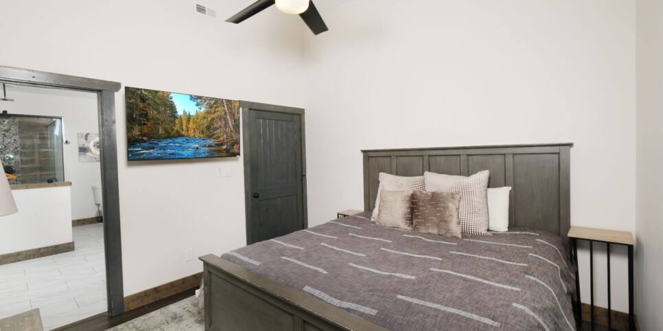 Chalet Village Cabin - Whitney's Way - Bedroom
