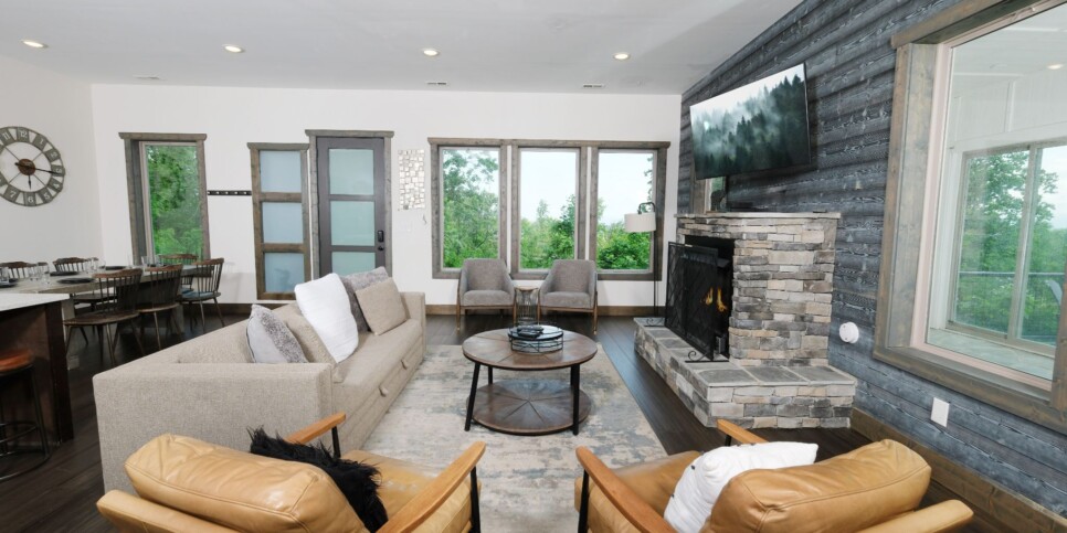 Chalet Village Cabin - Whitney's Way - Living Room