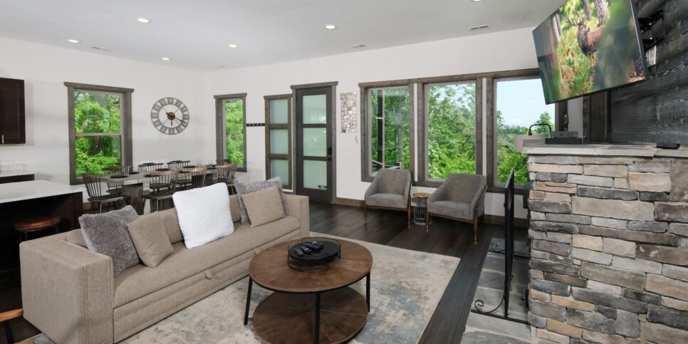 Chalet Village Cabin - Whitney's Way - Living Room