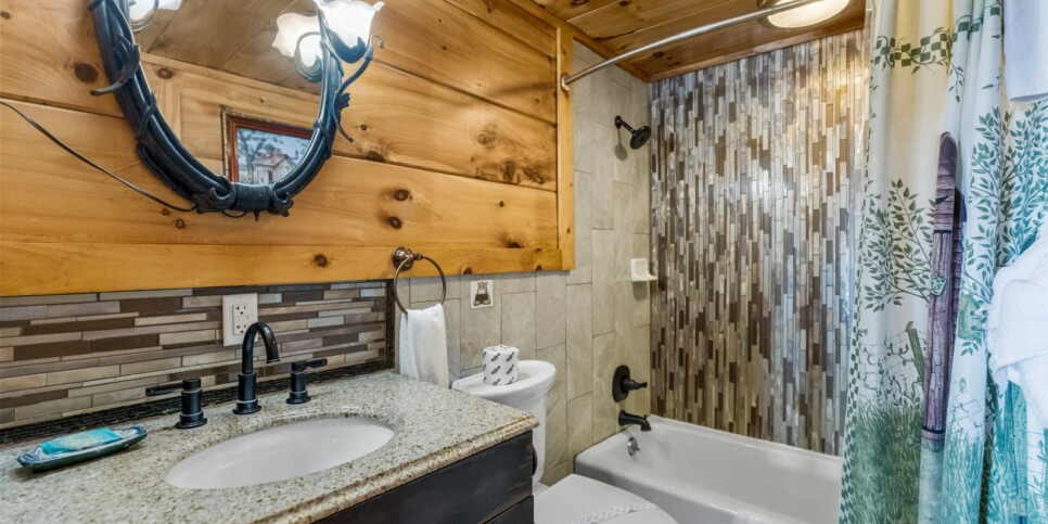 Gatlinburg A Million Dollar View Bathroom