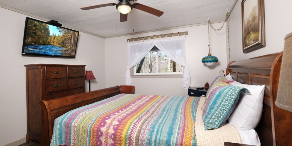 Gatlinburg - Chalet Luzerne 1860 - Bedroom