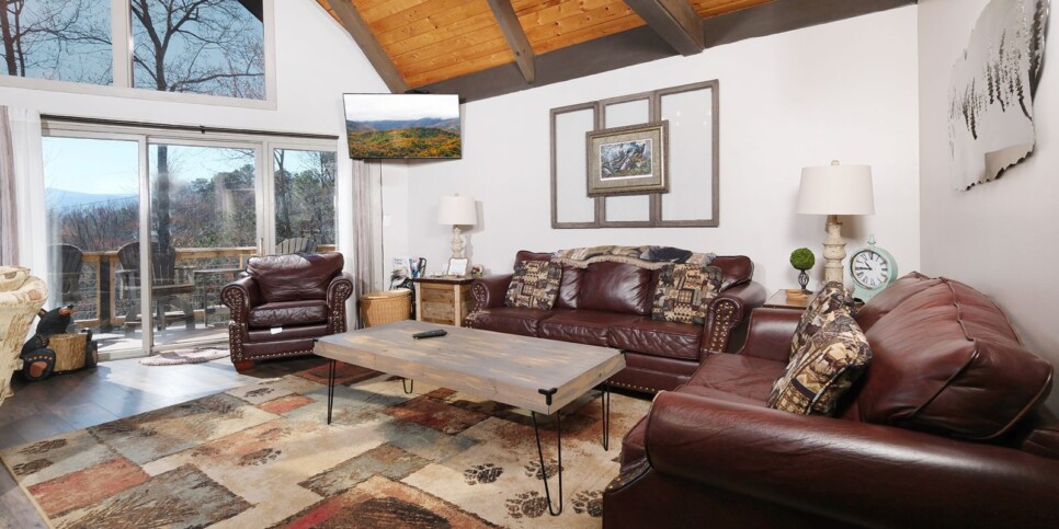 Gatlinburg - Chalet Luzerne 1860 - Living Room