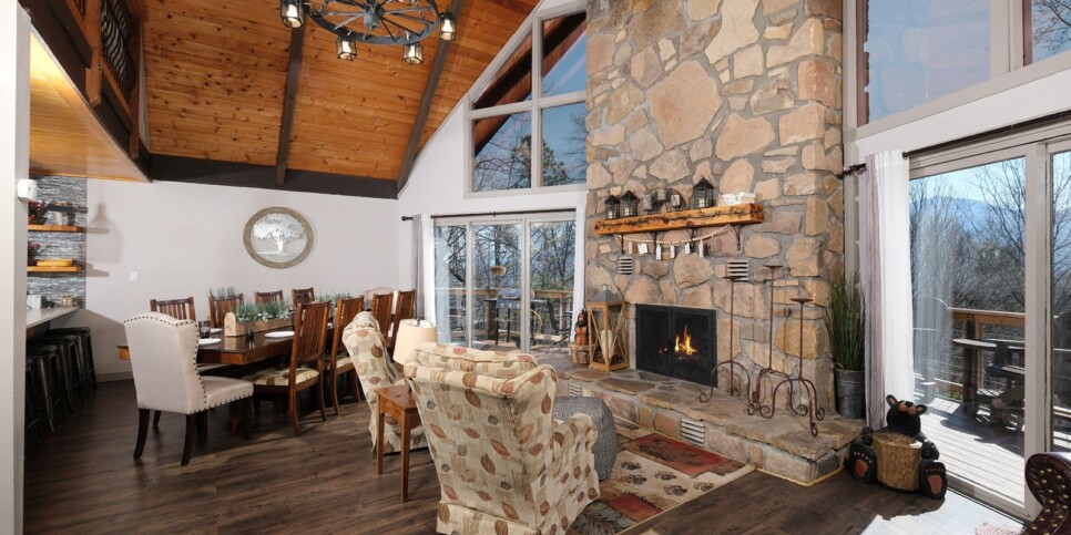 Gatlinburg - Chalet Luzerne 1860 - Living Room