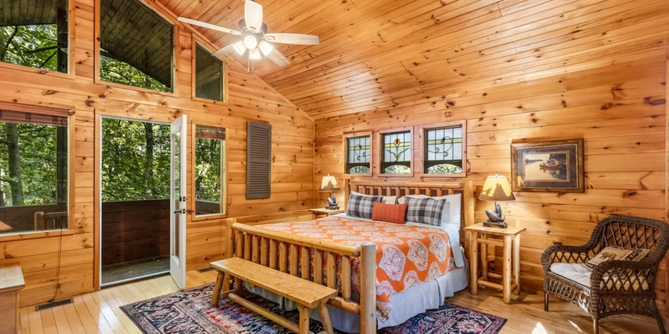 Gatlinburg Smoky Getaway Bedroom