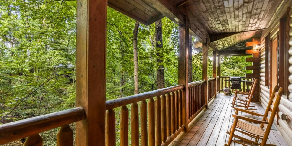 Gatlinburg Smoky Getaway Exterior