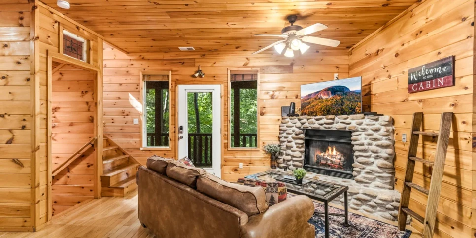 Gatlinburg Smoky Getaway Living Room