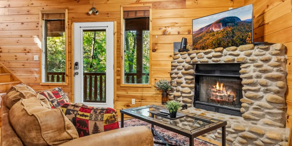 Gatlinburg Smoky Getaway Living Room