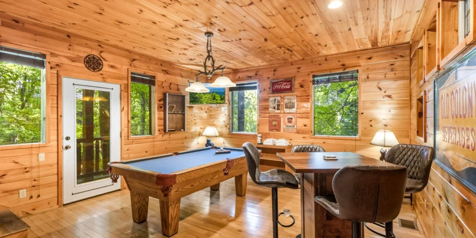 Gatlinburg Smoky Getaway Rec Room