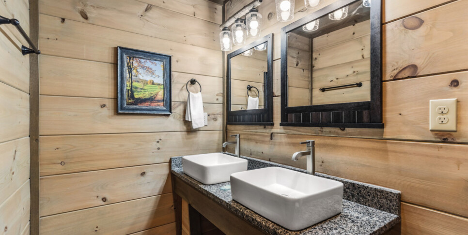 Gatlinburg Splash N Heavenly View Bathroom