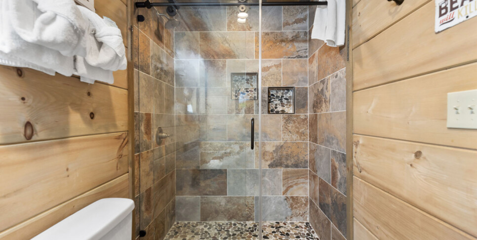 Gatlinburg Splash N Heavenly View Bathroom