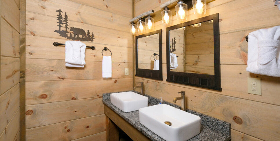 gatlinburg splash n heavenly views bathroom