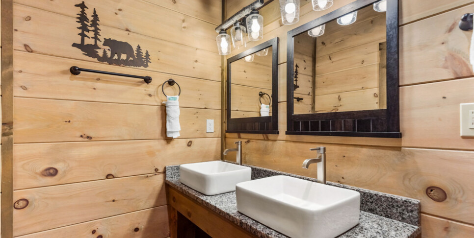 Gatlinburg Splash N Heavenly View Bathroom