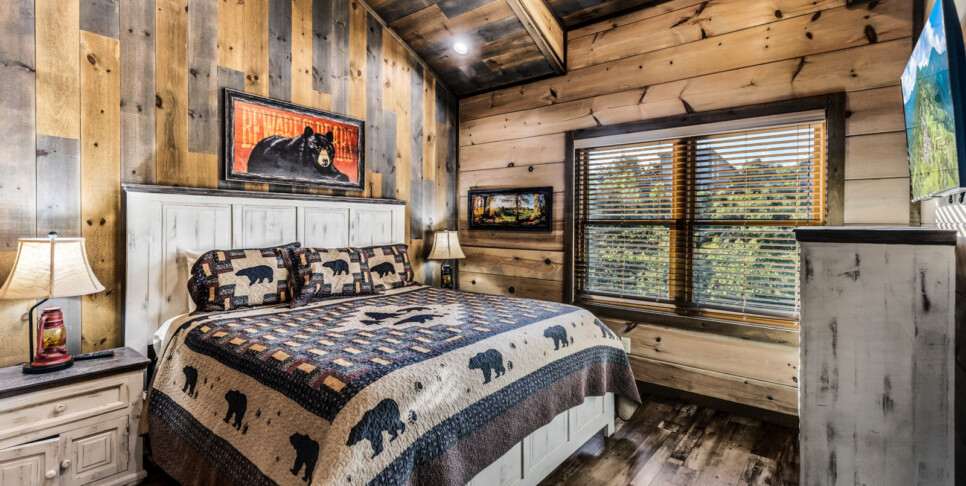 Gatlinburg Splash N Heavenly View Bedroom