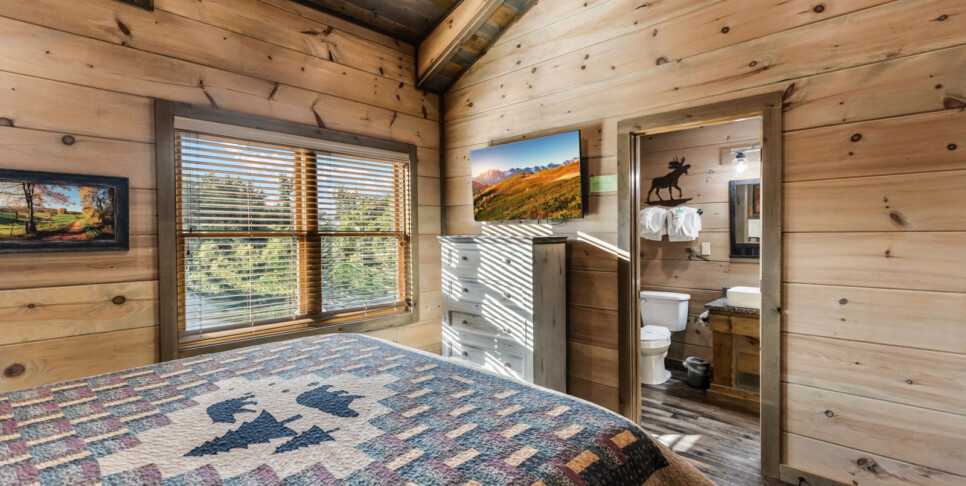 Gatlinburg Splash N Heavenly View Bedroom