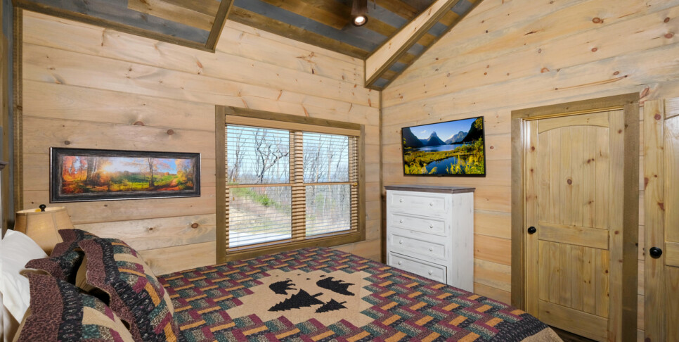 gatlinburg splash n heavenly views bedroom