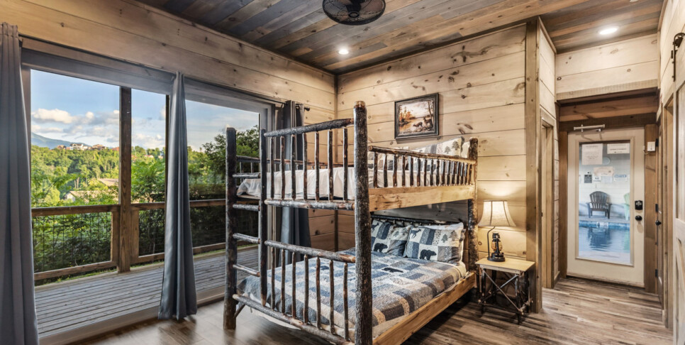 Gatlinburg Splash N Heavenly View Bedroom
