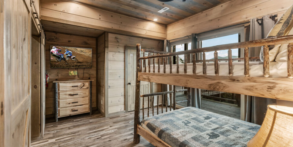 Gatlinburg Splash N Heavenly View Bedroom