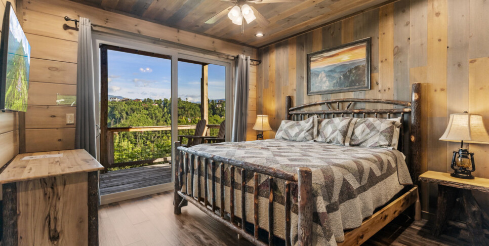 Gatlinburg Splash N Heavenly View Bedroom