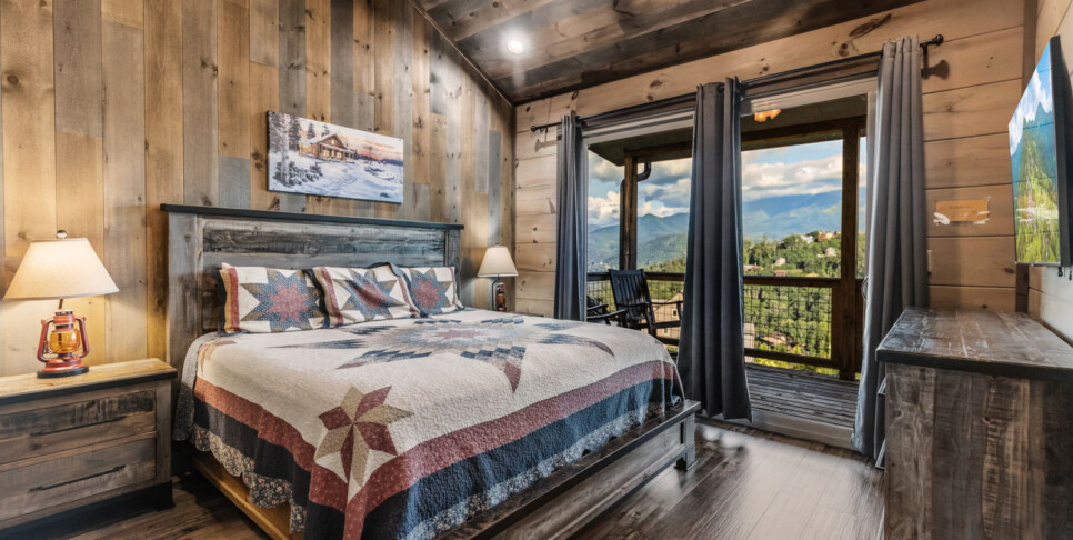 Gatlinburg Splash N Heavenly View Bedroom