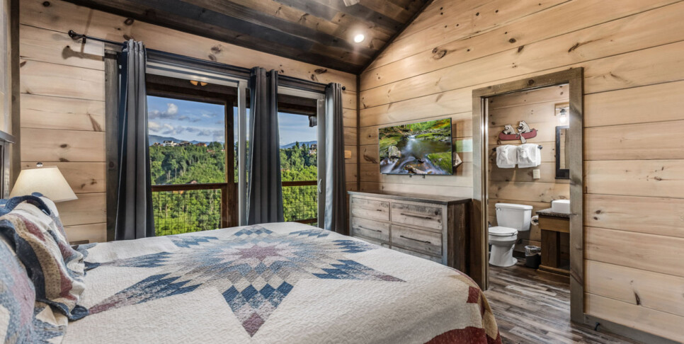 Gatlinburg Splash N Heavenly View Bedroom