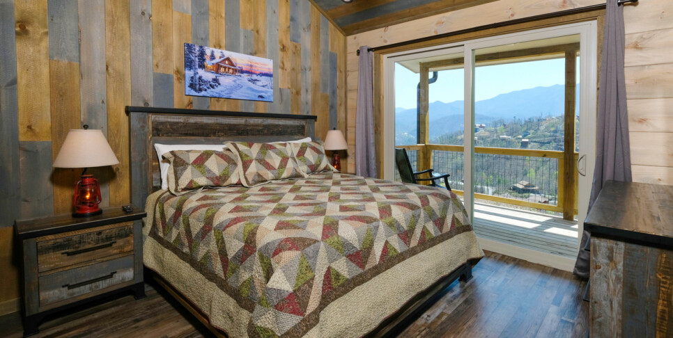 gatlinburg splash n heavenly views bedroom