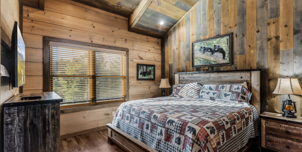 Gatlinburg Splash N Heavenly View Bedroom