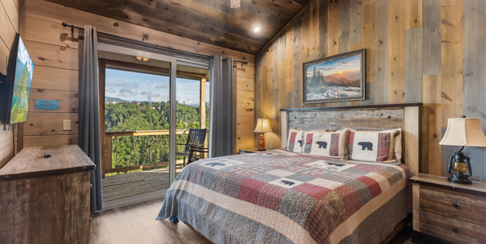 Gatlinburg Splash N Heavenly View Bedroom