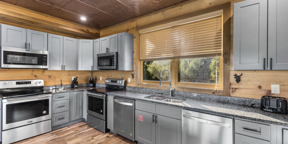 Gatlinburg Splash N Heavenly View Kitchen