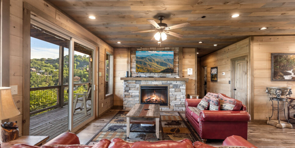 Gatlinburg Splash N Heavenly View Living Room