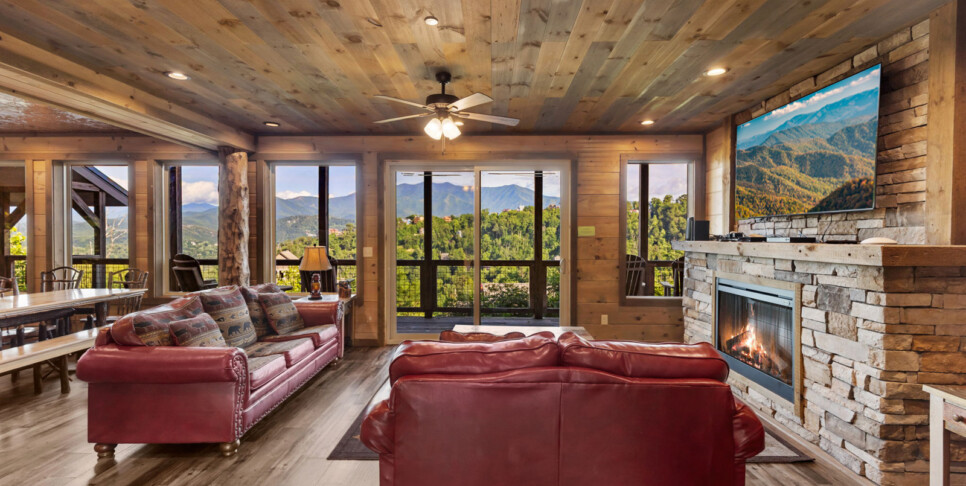 Gatlinburg Splash N Heavenly View Living Room