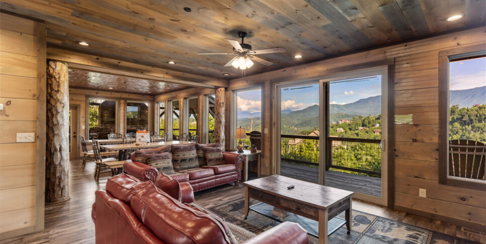 Gatlinburg Splash N Heavenly View Living Room