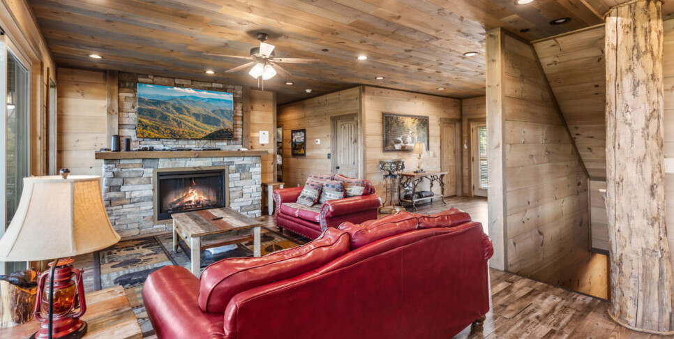 Gatlinburg Splash N Heavenly View Living Room