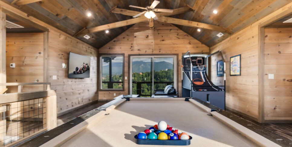 Gatlinburg Splash N Heavenly View Rec Room