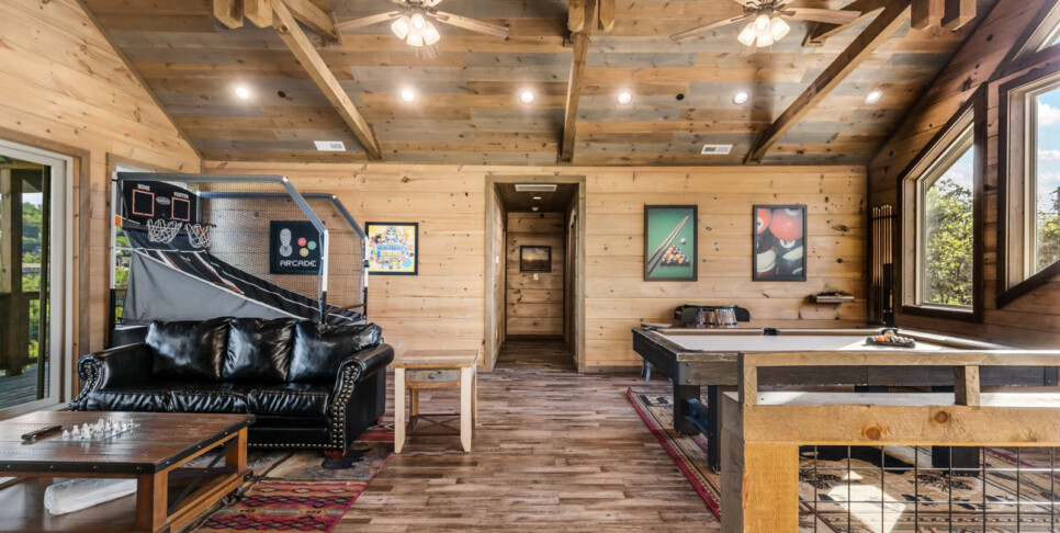 Gatlinburg Splash N Heavenly View Rec Room