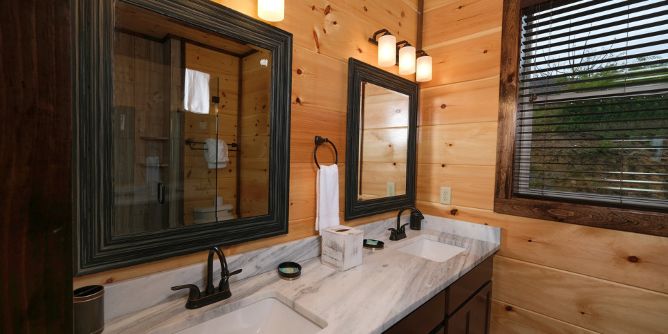 Gatlinburg - Sunrise Over the Smokies - Bathroom