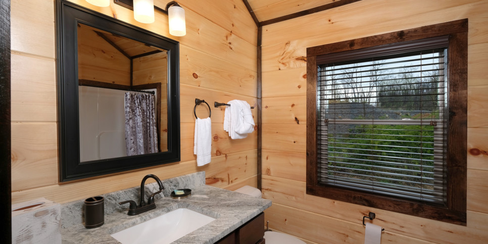 Gatlinburg - Sunrise Over the Smokies - Bathroom