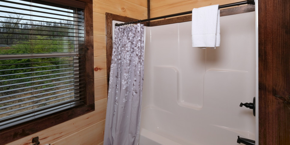 Gatlinburg - Sunrise Over the Smokies - Bathroom