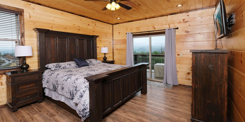 Gatlinburg - Sunrise Over the Smokies - Bedroom