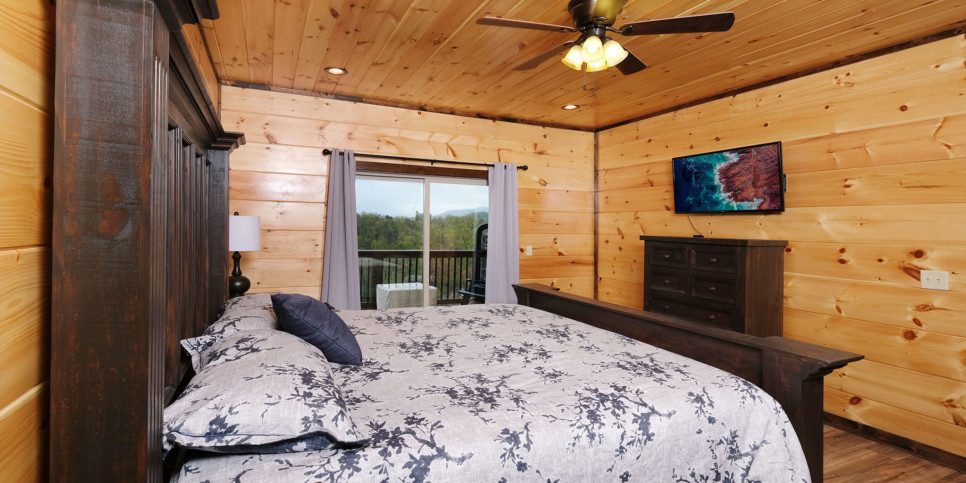 Gatlinburg - Sunrise Over the Smokies - Bedroom