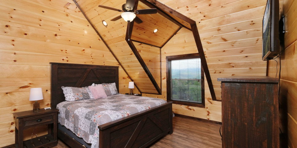 Gatlinburg - Sunrise Over the Smokies - Bedroom