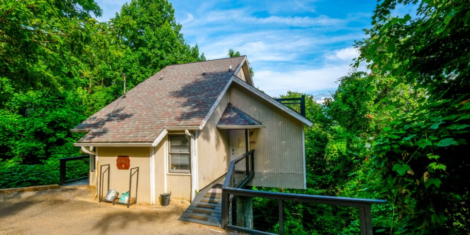 Chalet Village Cabin Rental - Bear Hugs - Exterior