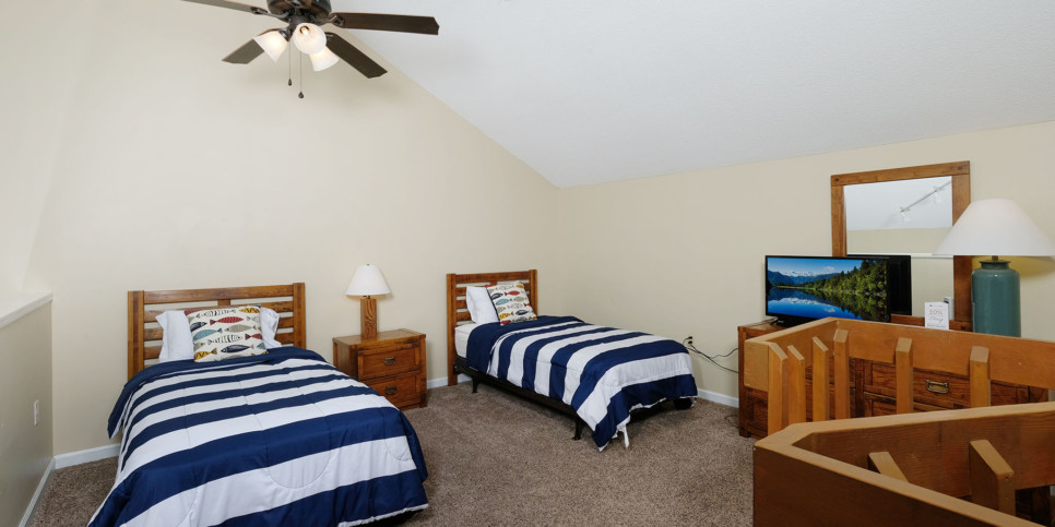 Gatlinburg - Three Bears and a Mountain HA302 - Bedroom