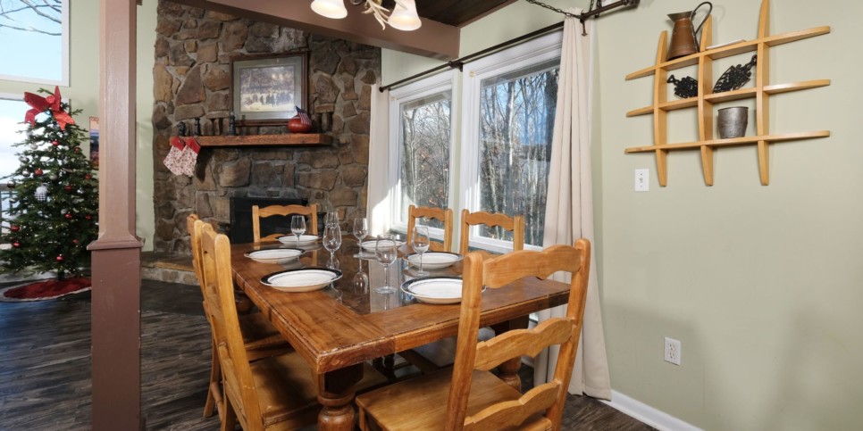 gatlinburg-heavenly-view-2308-cabin-dining-1