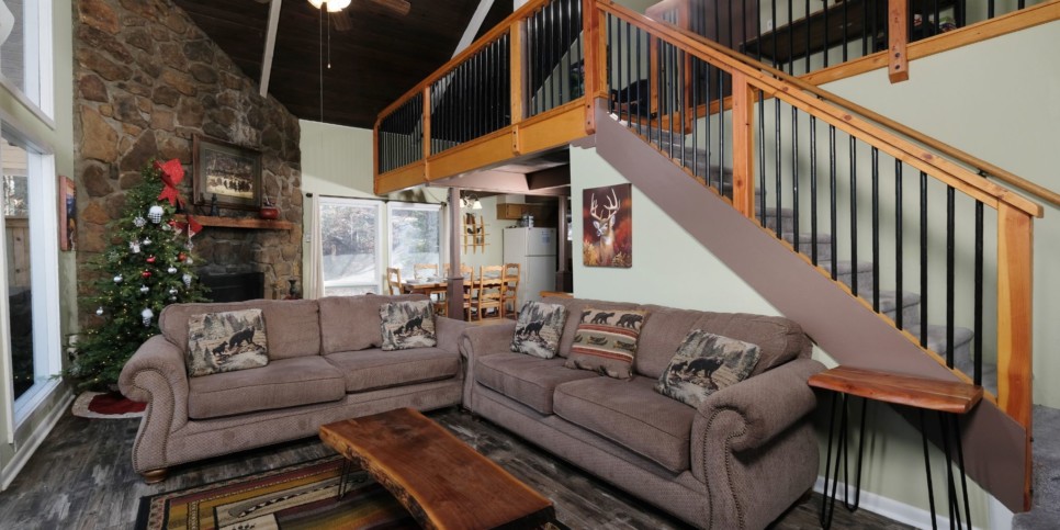 gatlinburg-heavenly-view-2308-cabin-living-2