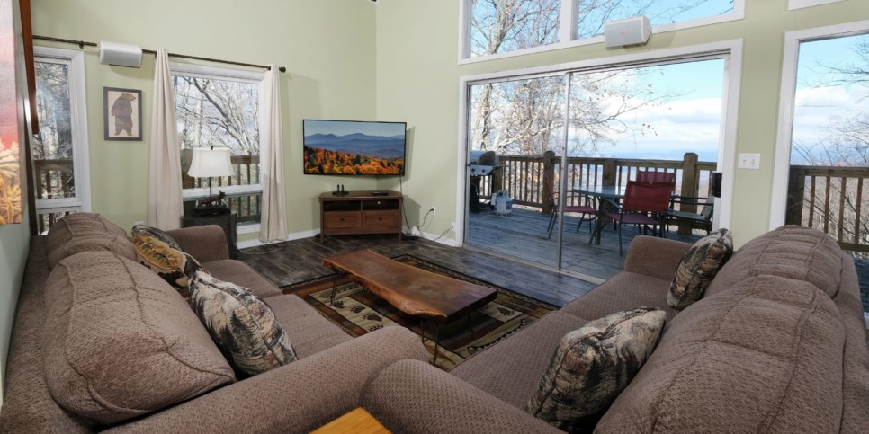 gatlinburg-heavenly-view-2308-cabin-living-4