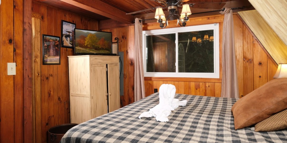 gatlinburg-shepherds-crook-1127-bedroom-3