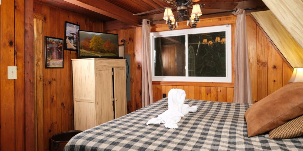 gatlinburg-shepherds-crook-1127-bedroom-3