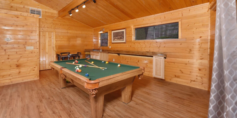 Gatlinburg - Bearfoot Lodge - Rec Room