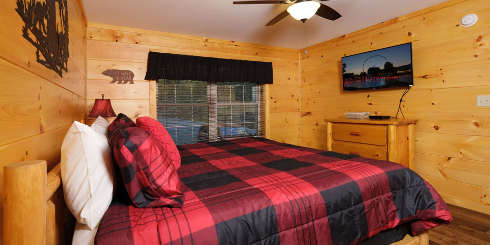 Gatlinburg - Bear Trail 625 - Bedroom