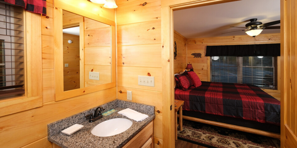 Gatlinburg - Bear Trail 625 - Bathroom
